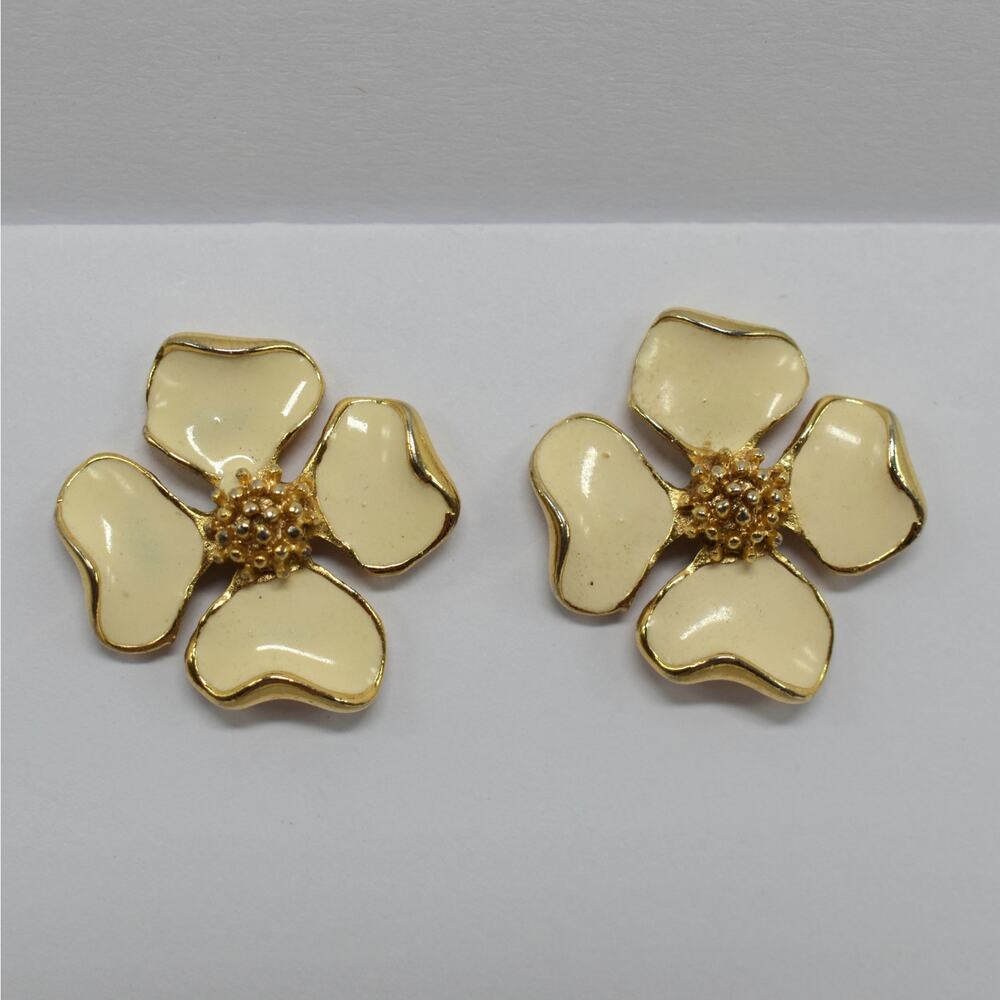 Vintage Cream Enamel Gold Tone Dogwood Flower Stud Earrings Cottagecore Floral